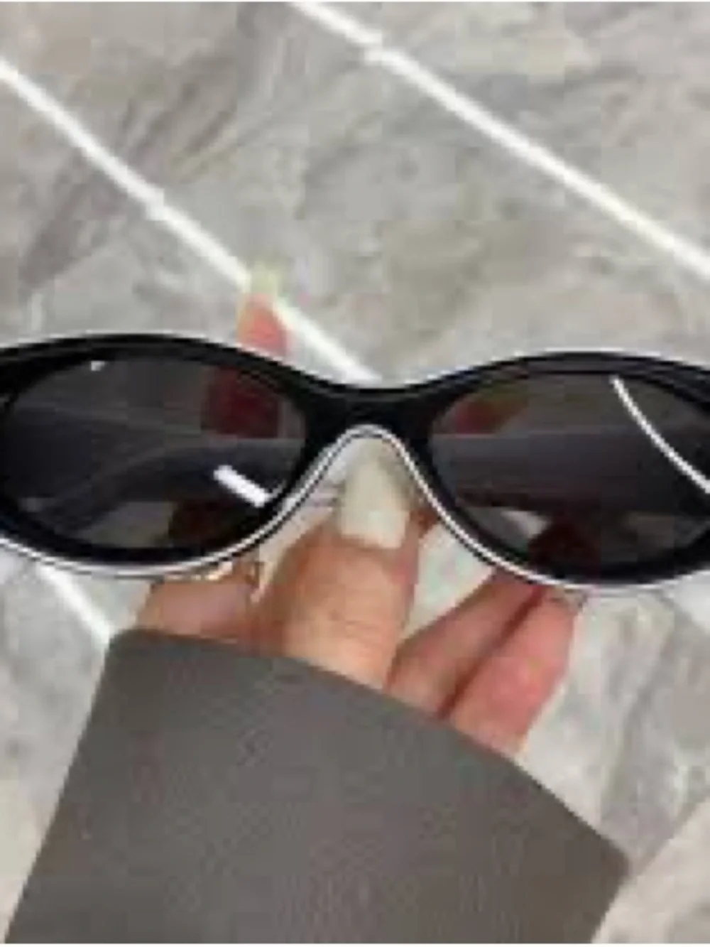 Black Oval Fashion Sunglasses - Unbranded